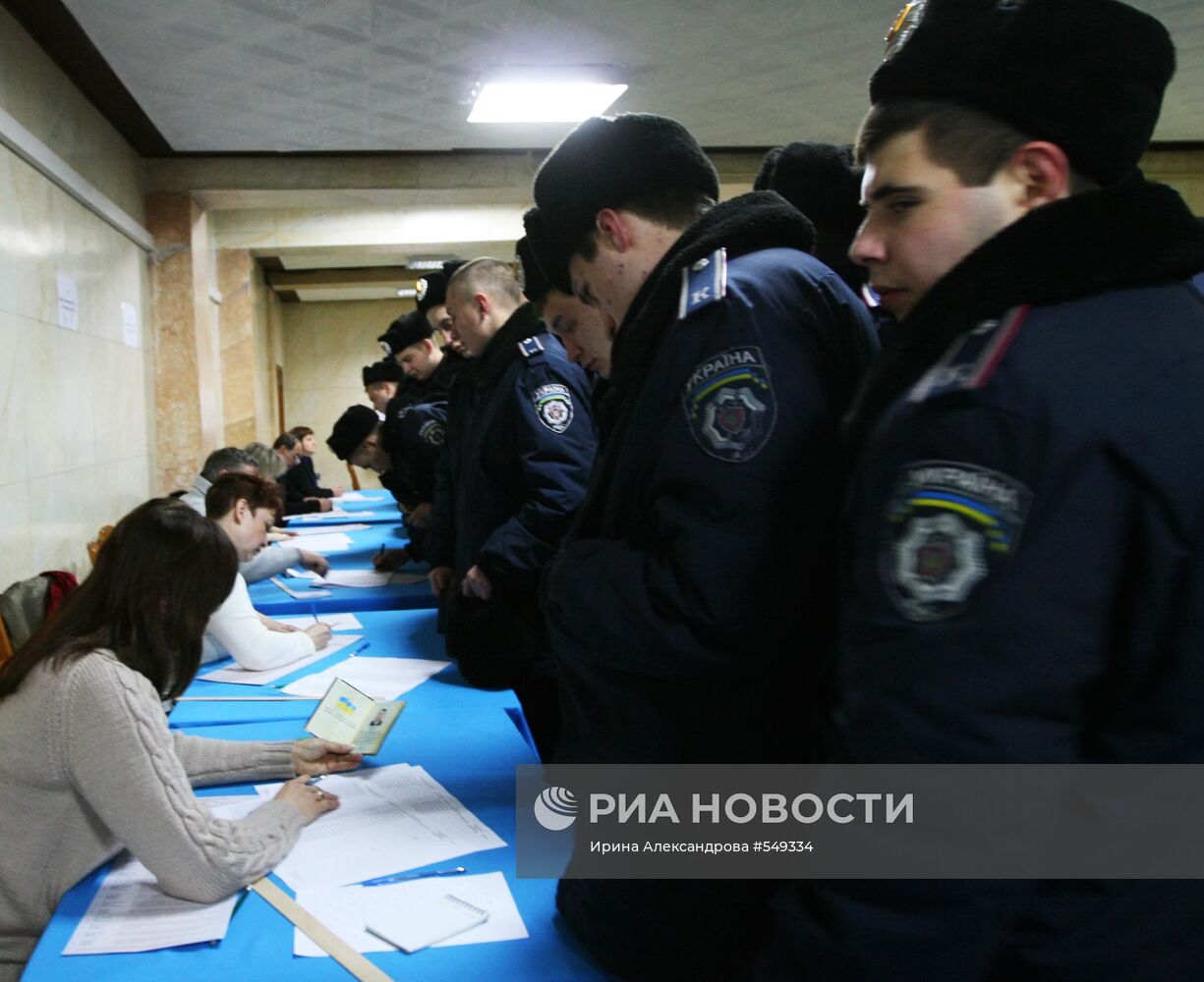 Избирательный участок в Донецке