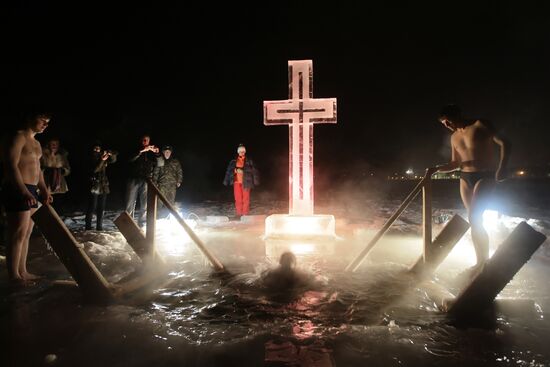 Крещенские купания в Москве