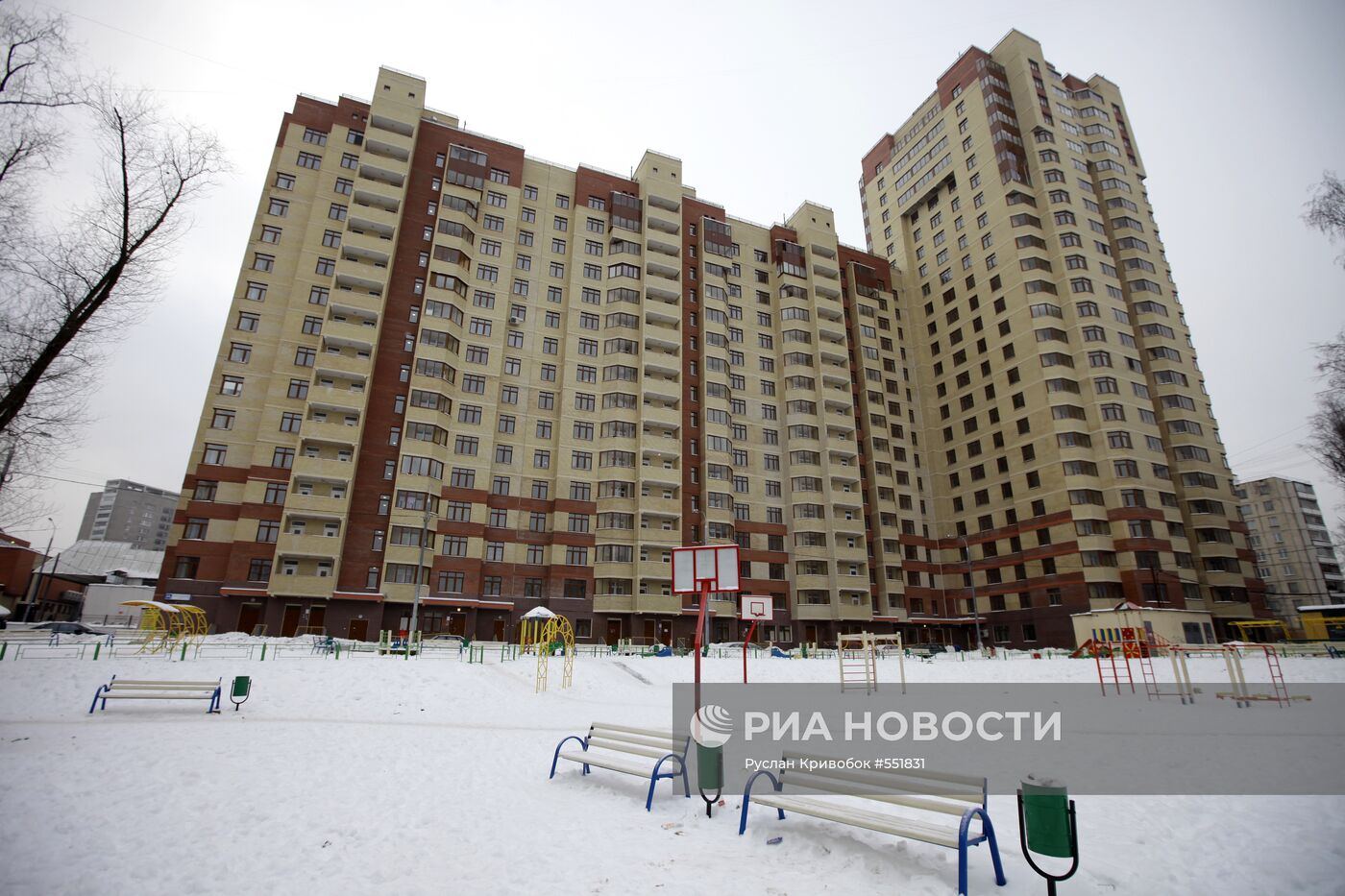 Дом с квартирами для госслужащих на ул. Петрозаводской в Москве
