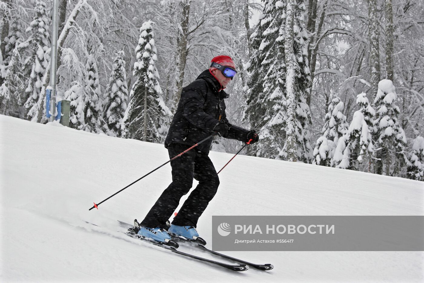 Д.Медведев на горных лыжах