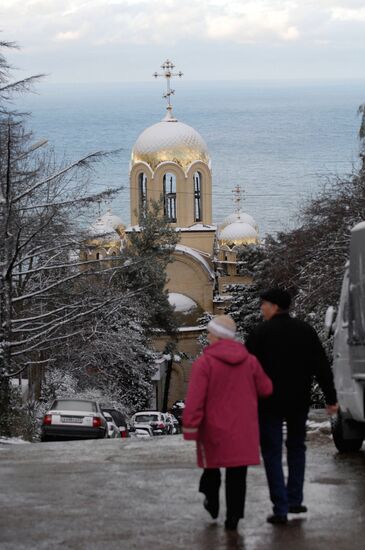 На курорте Сочи выпал первый снег
