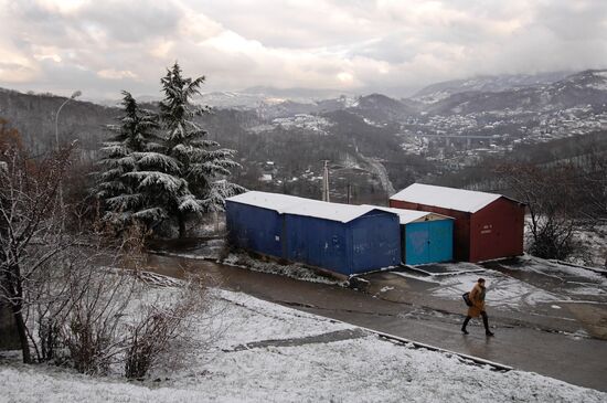 На курорте Сочи выпал первый снег