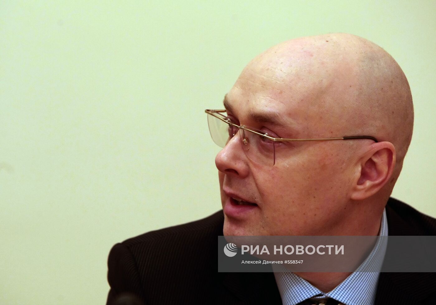 Ведущий телеканала культура Михаил Макаров