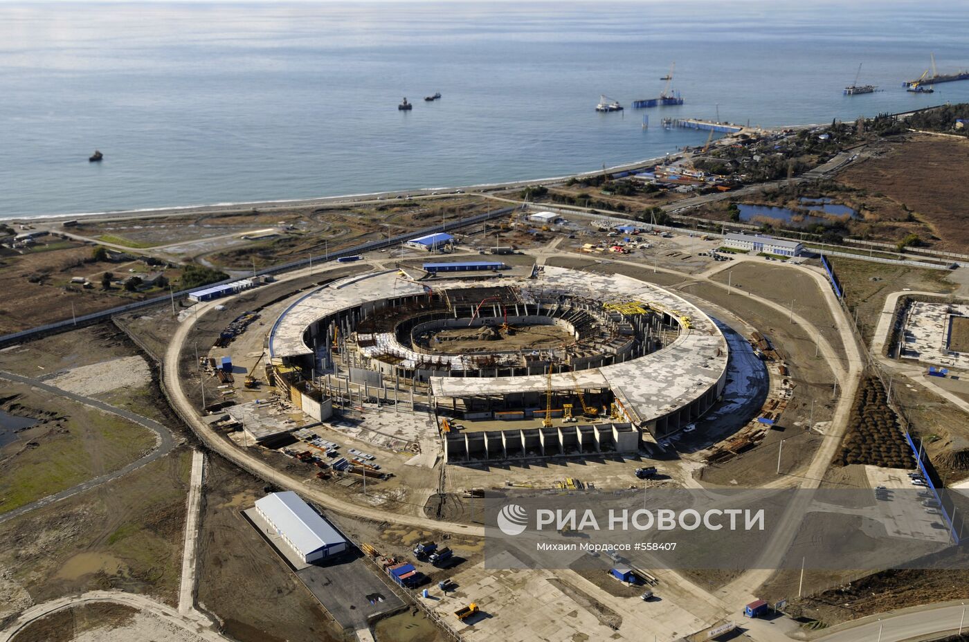 Строительство олимпийских объектов в Сочи. Вид с вертолета