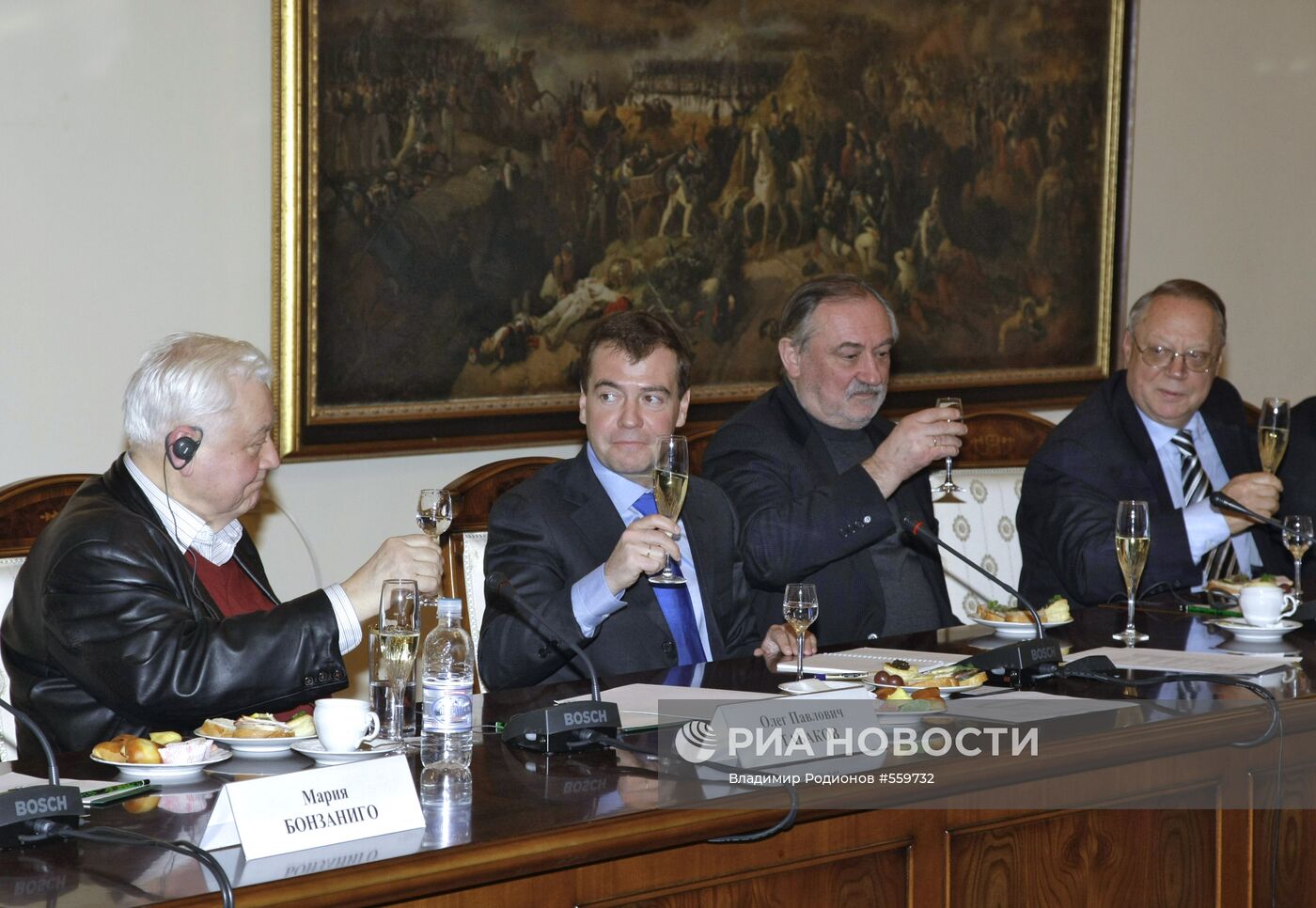 Д.Медведев с рабочей поездкой в Таганрог