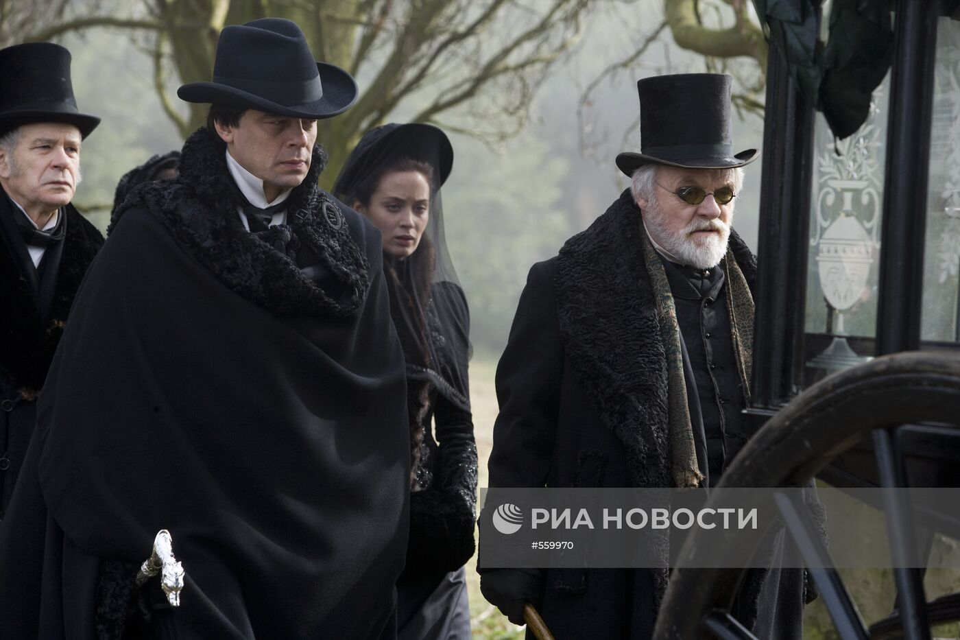 Кадры из кинофильма "Человек-волк" режиссера Джо Джонстона