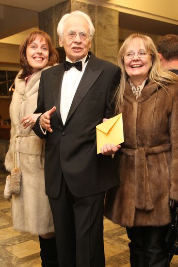 Владимир Наумов с семьей