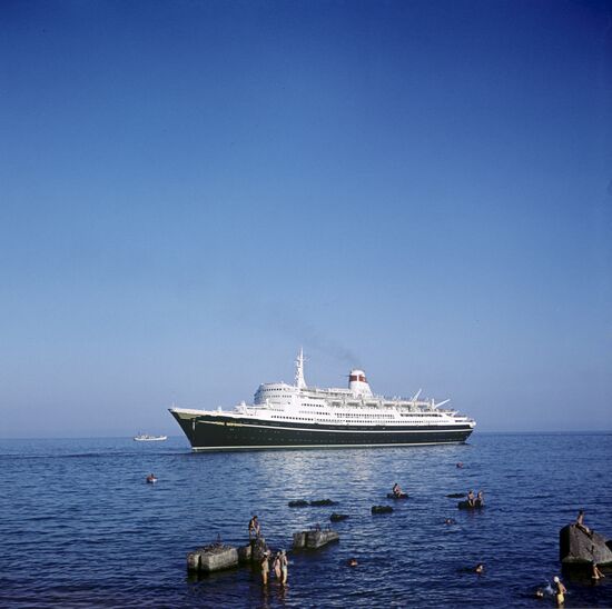 Теплоход "Иван Франко"