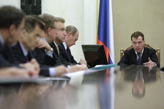 Д.Медведев провел совещание в Кремле