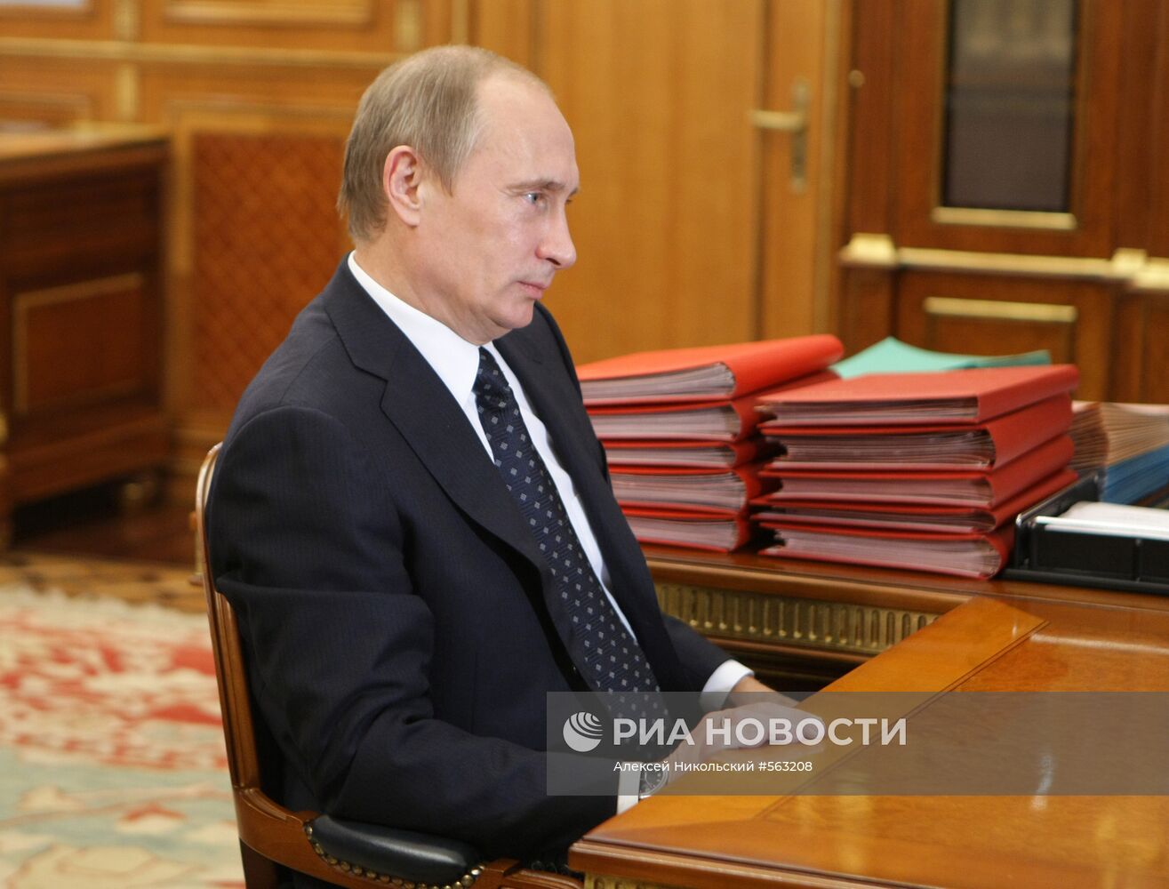 Владимир Путин встретился с Евгением Велиховым
