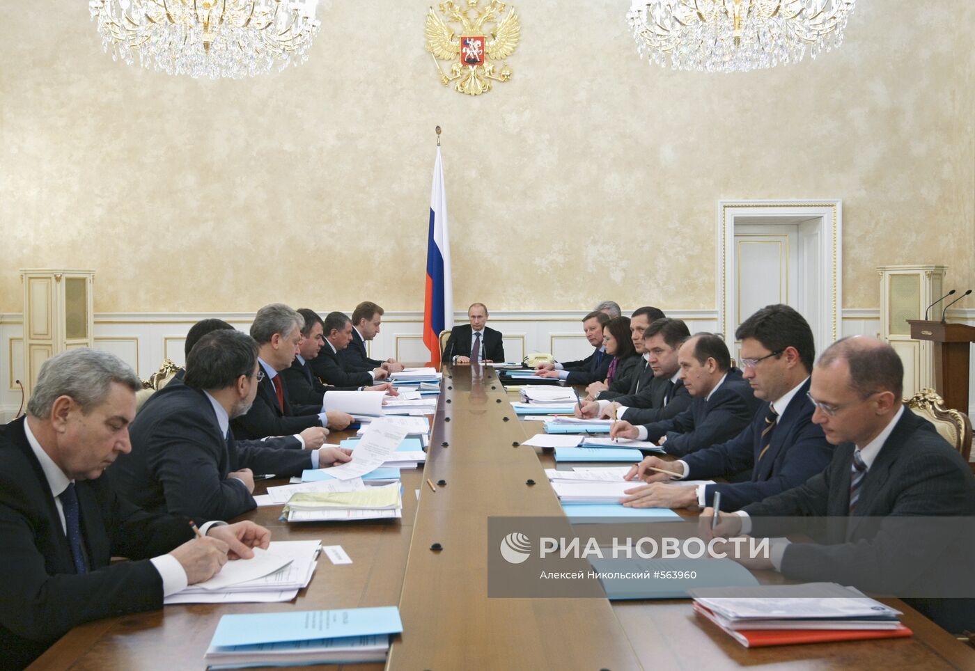 Премьер-министр РФ Владимир Путин провел заседание в Москве