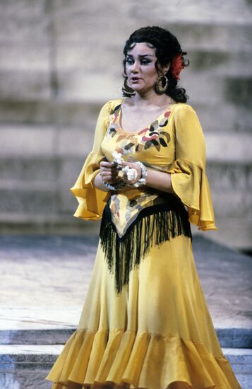 Сцена из оперы Ж. Бизе "Кармен"