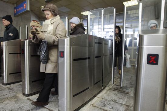 Турникеты нового образца на Ленинградском вокзале