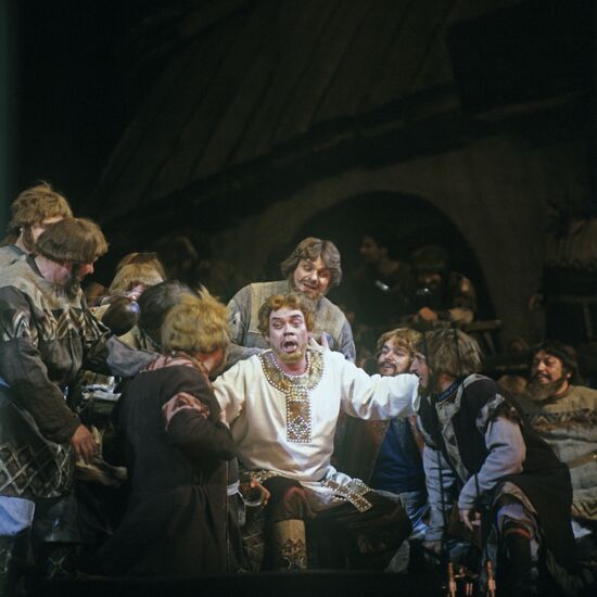 Артист Александр Ведерников