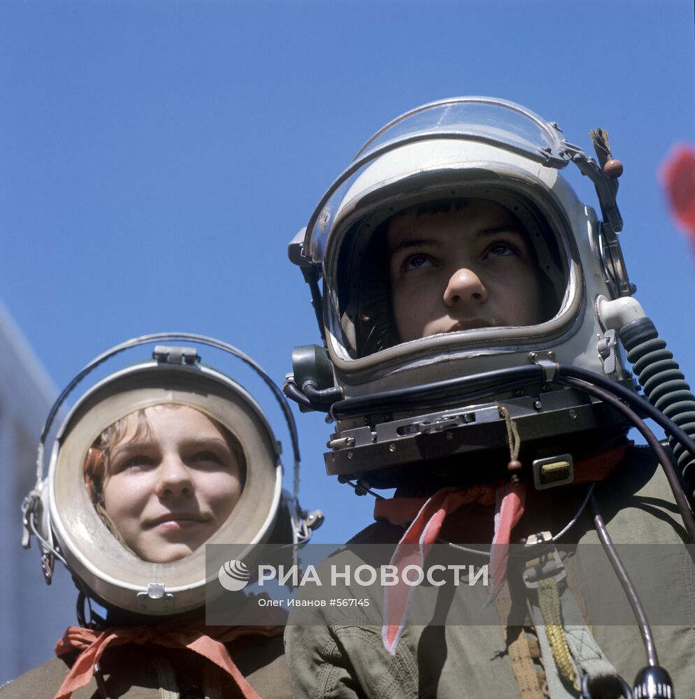 Члены клуба юных космонавтов