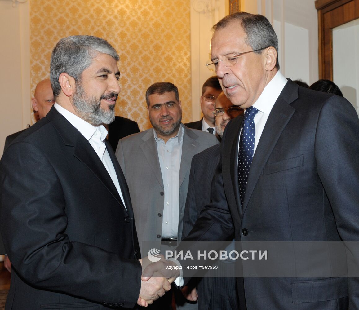 Встреча Сергея Лаврова с Халедом Машаалем в Москве