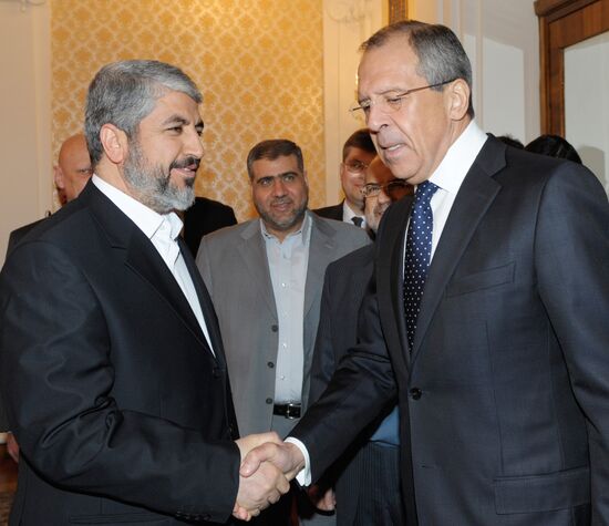 Встреча Сергея Лаврова с Халедом Машаалем в Москве