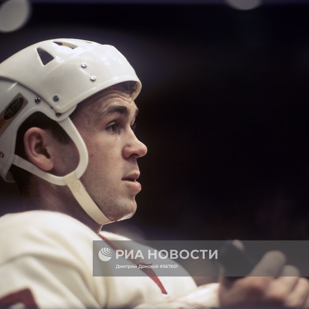 Хоккеист Владимир Викулов