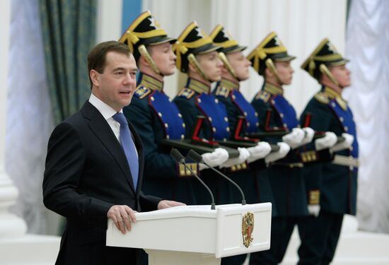 Дмитрий Медведев вручил в Кремле премии молодым ученым