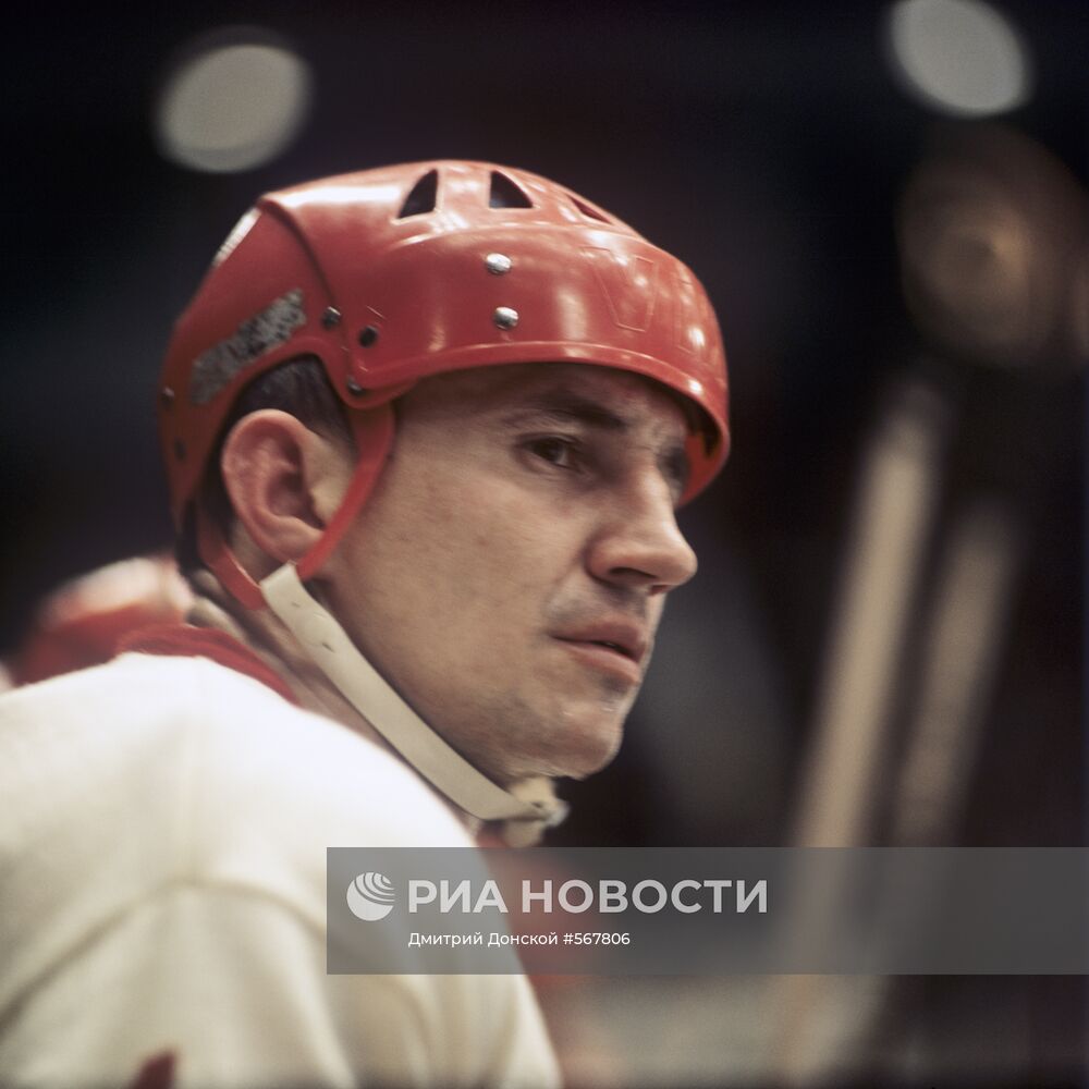 Хоккеист Виктор Кузькин