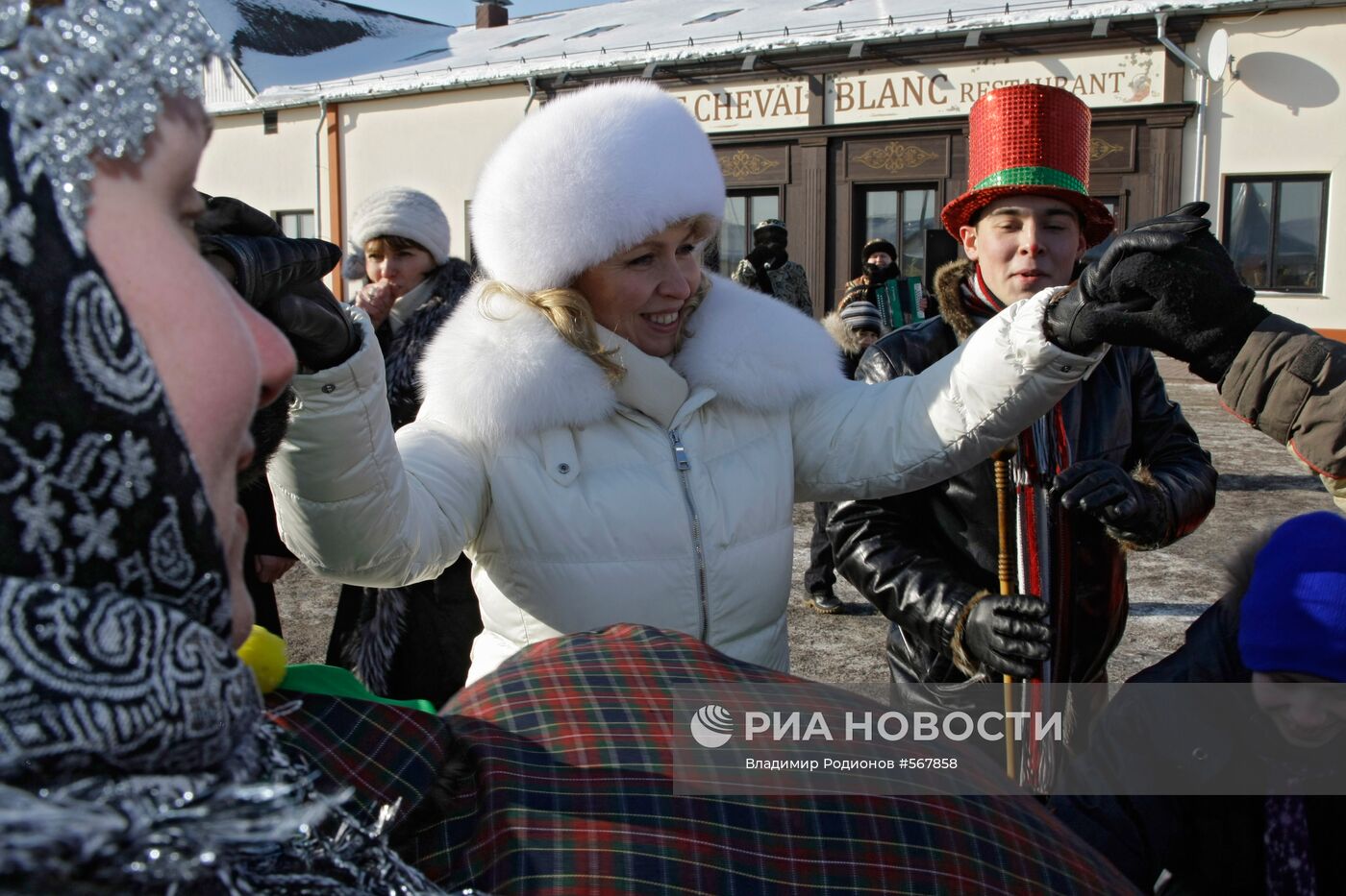 Светлана Медведева на празднике "Веселая масленица"