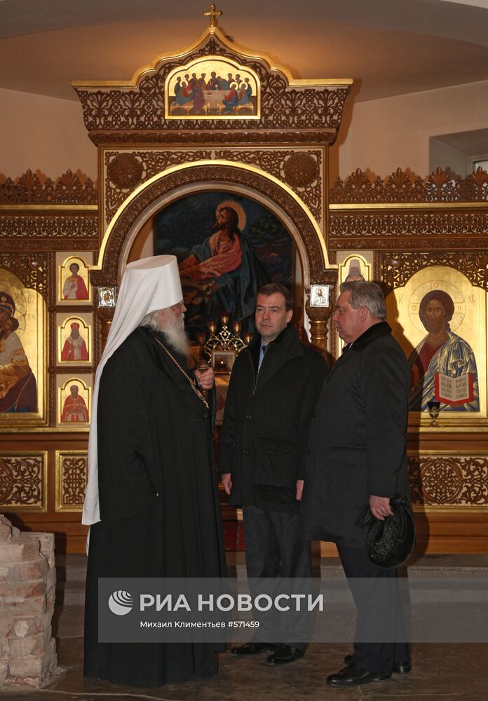 Дмитрий Медведев посетил Успенский кафедральный собор Омска