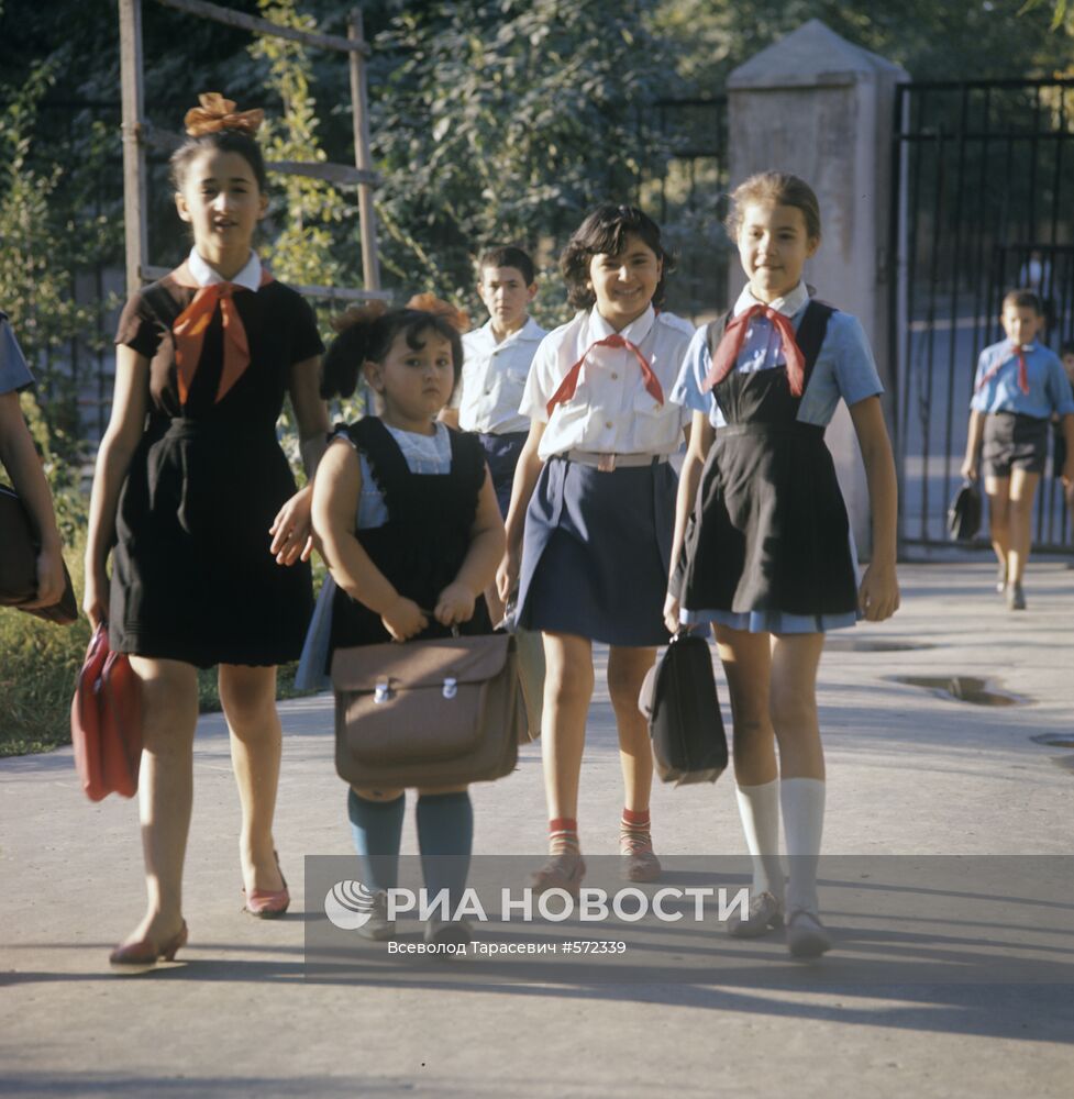 Школьники города Андижан