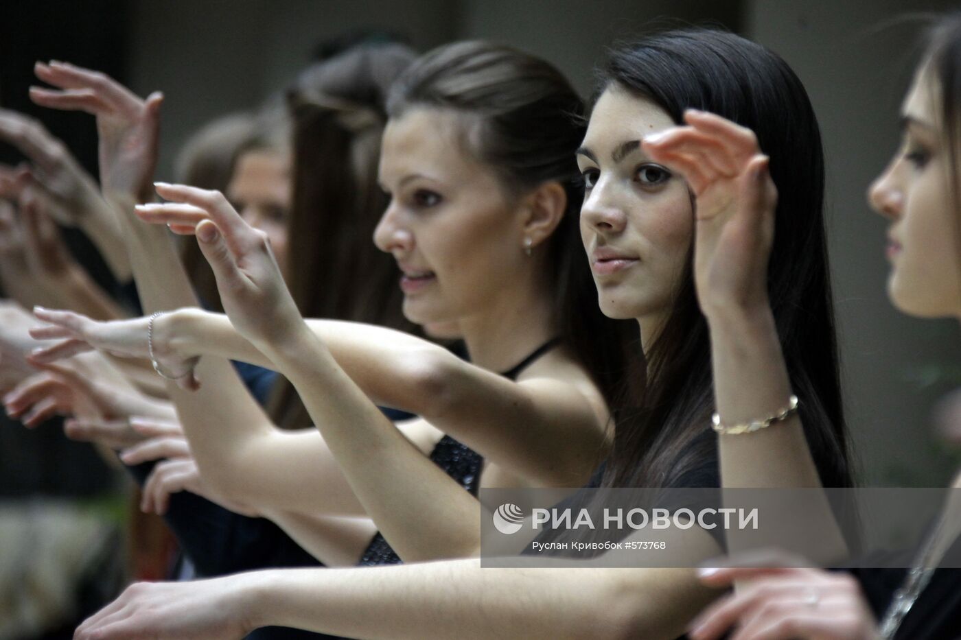 Репетиция Венского бала для участниц конкурса "Мисс Россия 2010"
