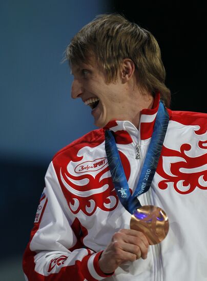Конькобежец Иван Скобрев завоевал первую медаль Олимпиады-2010