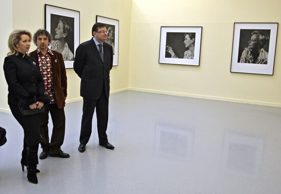 С.Медведева посетила выставку С.Берменьева "8 звезд"