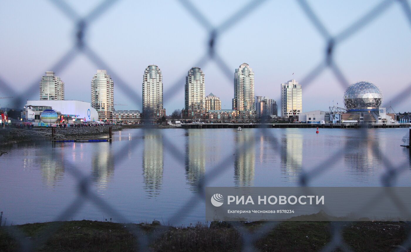 Вид на Олимпийскую деревню и "Русский дом" в Ванкувере