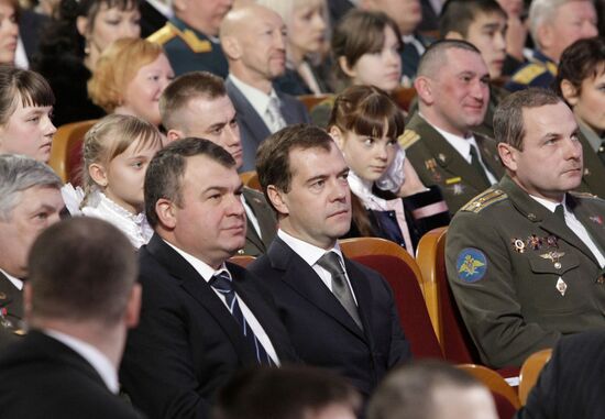 Дмитрий Медведев на торжественном вечере в ЦАТРА