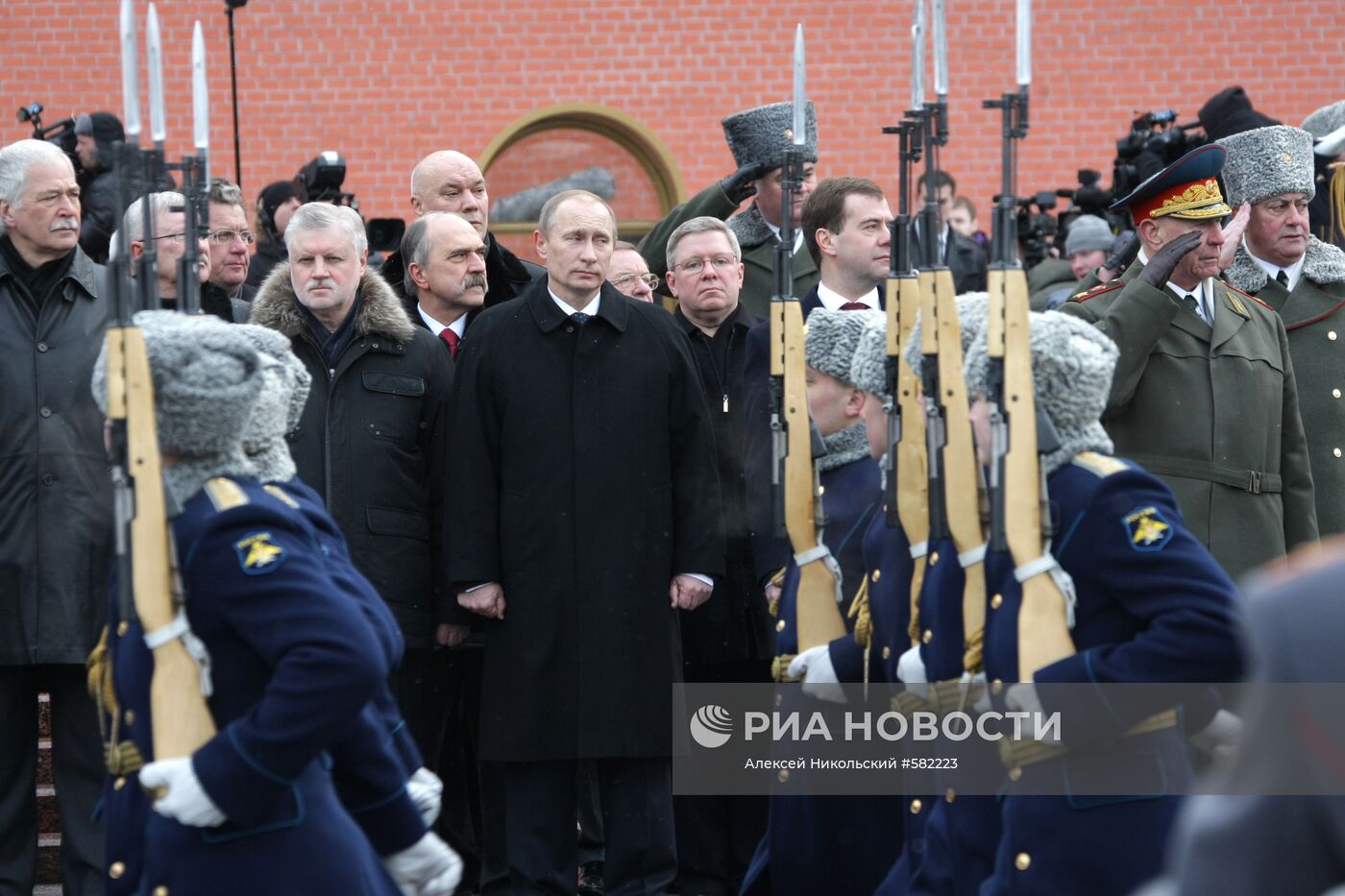 В.Путин на церемонии зажжения Вечного огня