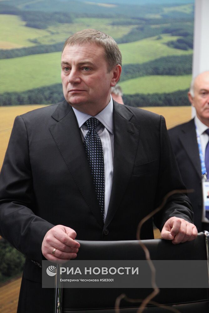 Анатолий Пахомов