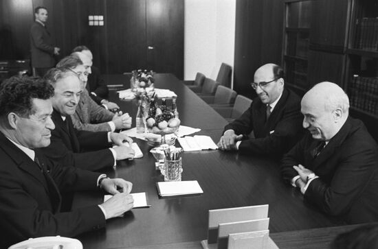 А. П. Шитиков и А. Фанфани во время переговоров