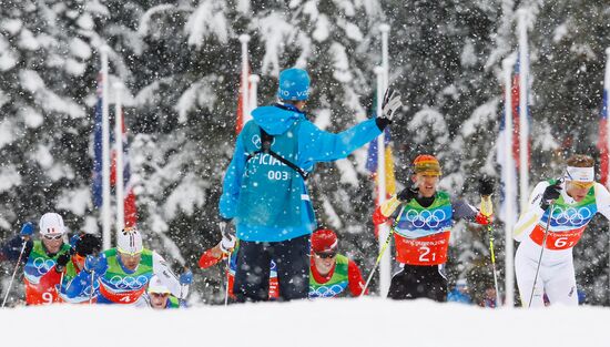 Участники лыжной мужской эстафеты