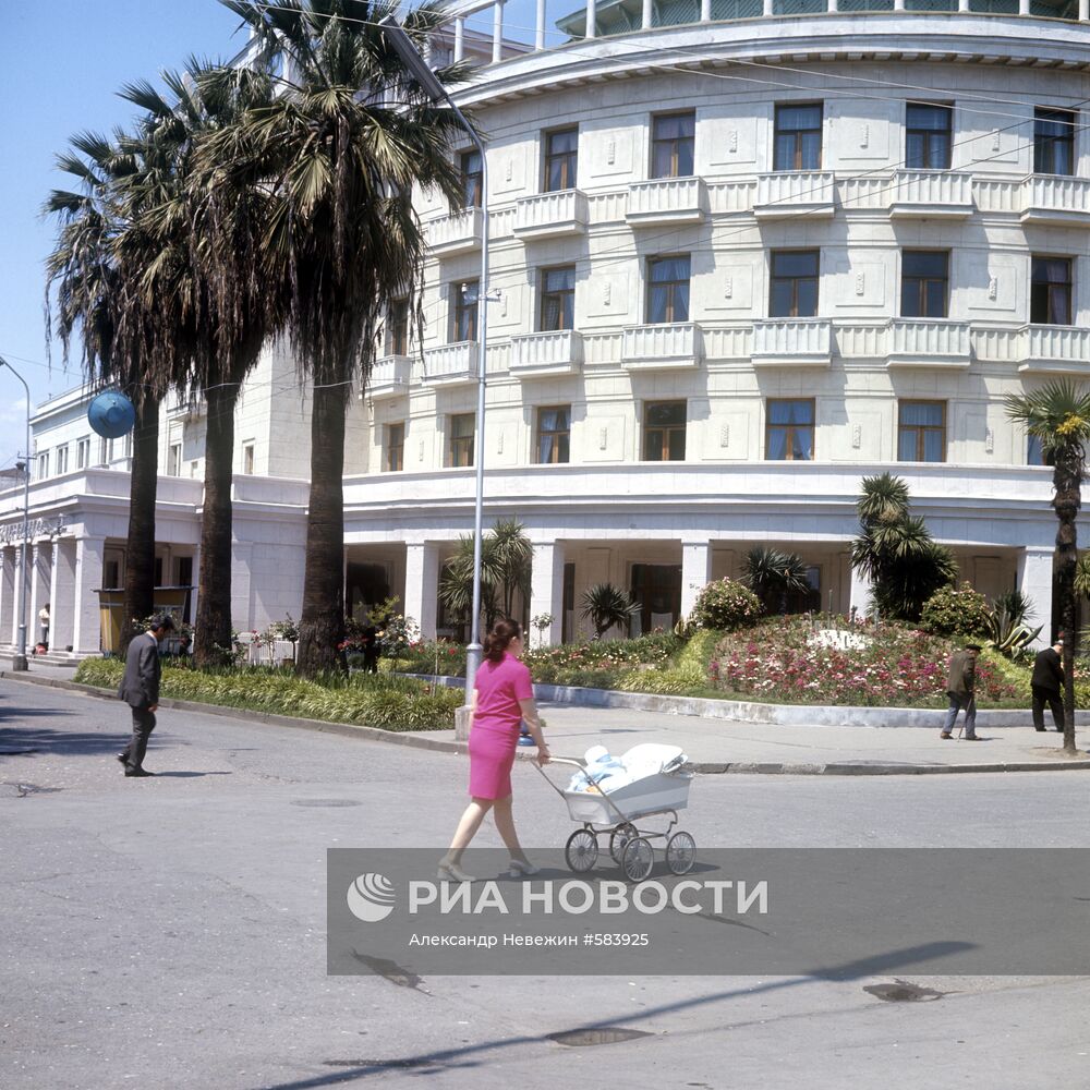 Гостиница "Абхазия" в городе Сухуми