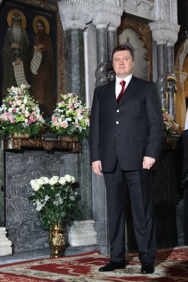 Виктор Янукович посетил молебен в Свято-Покровском соборе