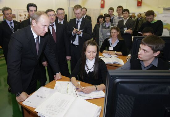 Владимир Путин посетил ООО "Тюменский нефтяной научный центр"