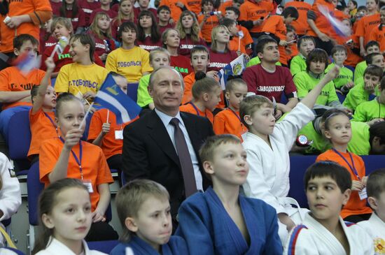 В. Путин посетил спортивный комплекс "Центр дзюдо" в Тюмени