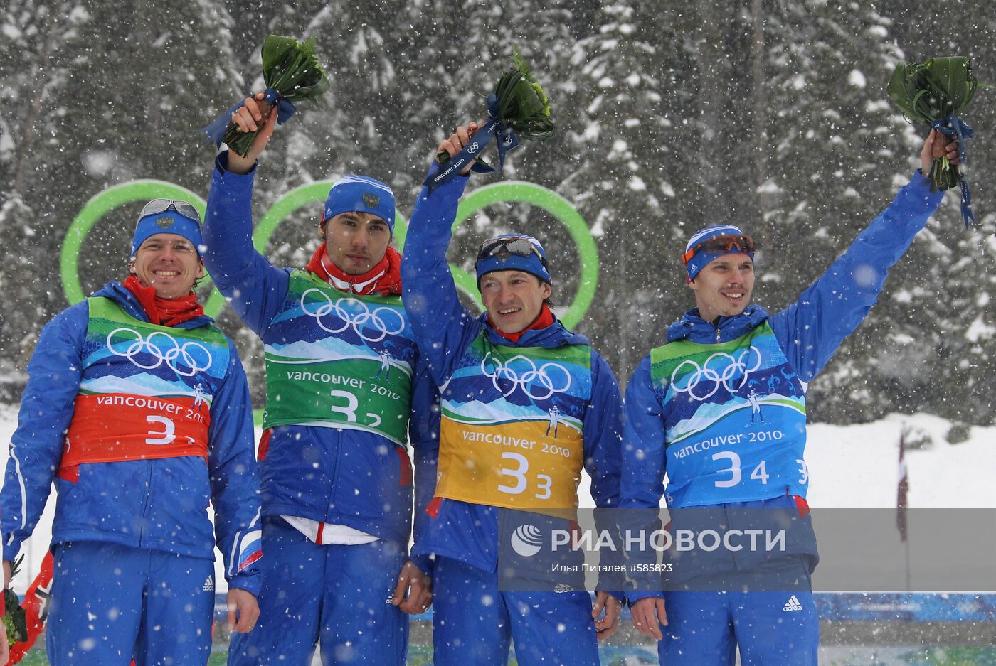 Российские биатлонисты - бронзовые призеры в эстафете 4х7,5 км