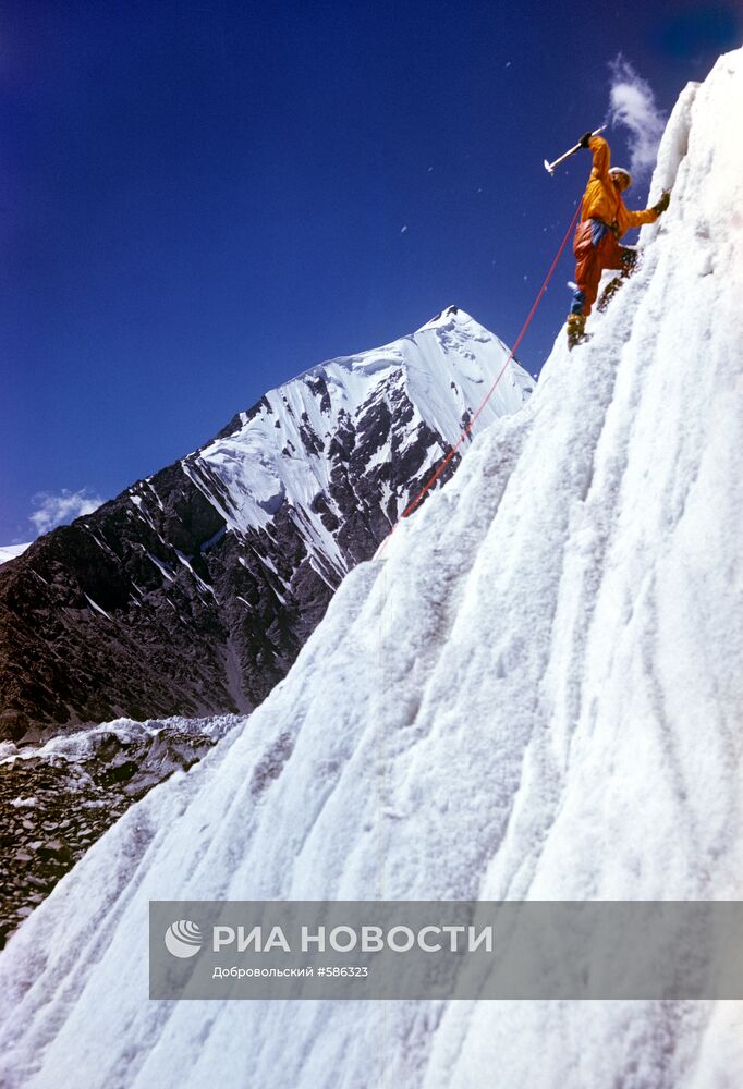 Восхождение альпиниста