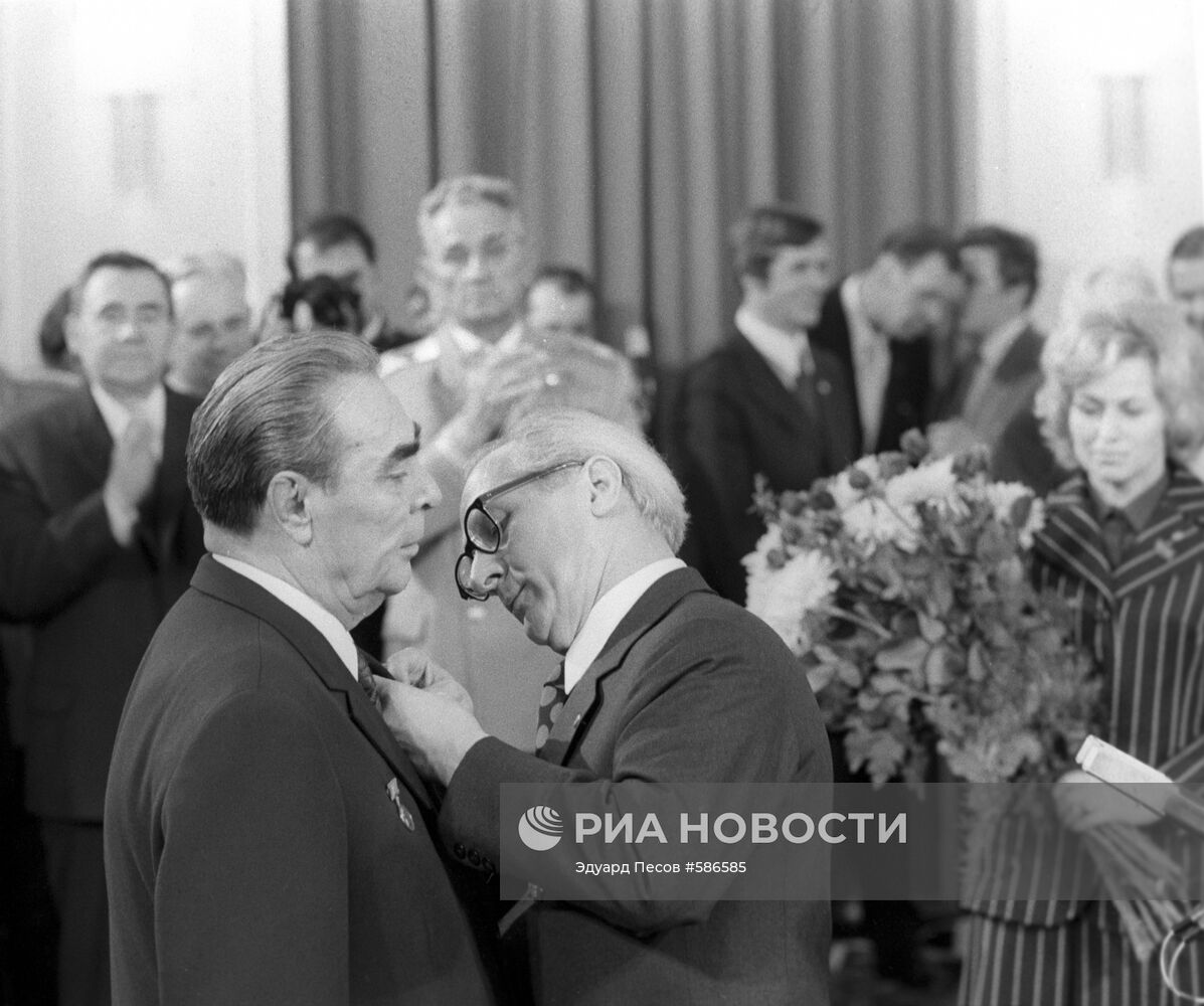 Эрих Хонеккер и Леонид Брежнев
