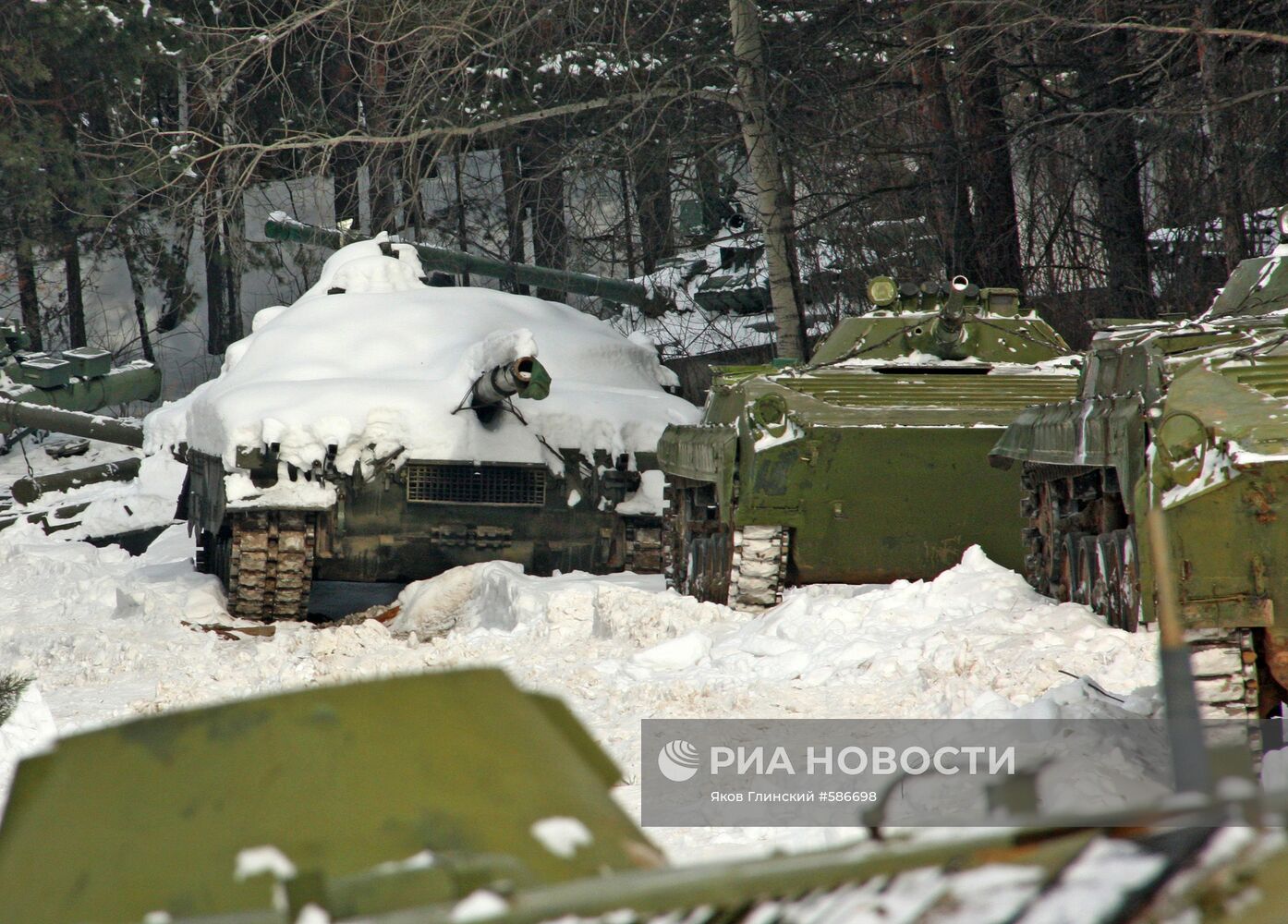 Не охраняемые танки обнаружены в лесу Свердловской области
