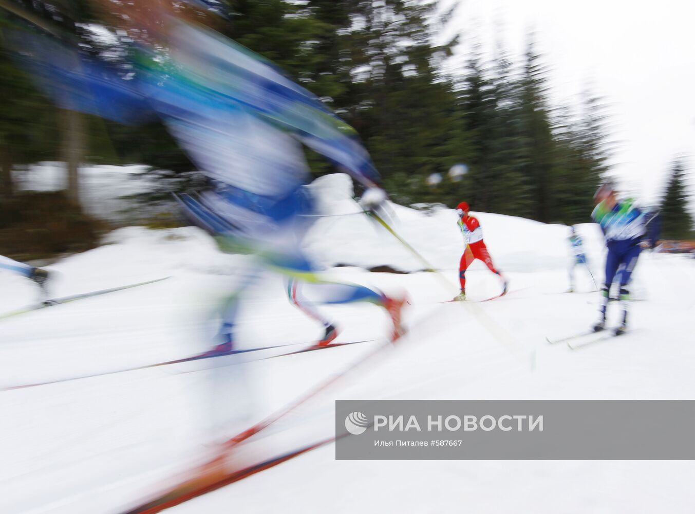 Участники лыжной гонки