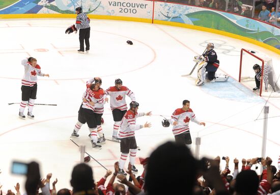 Хоккеисты сборной Канады завоевали золотые медали