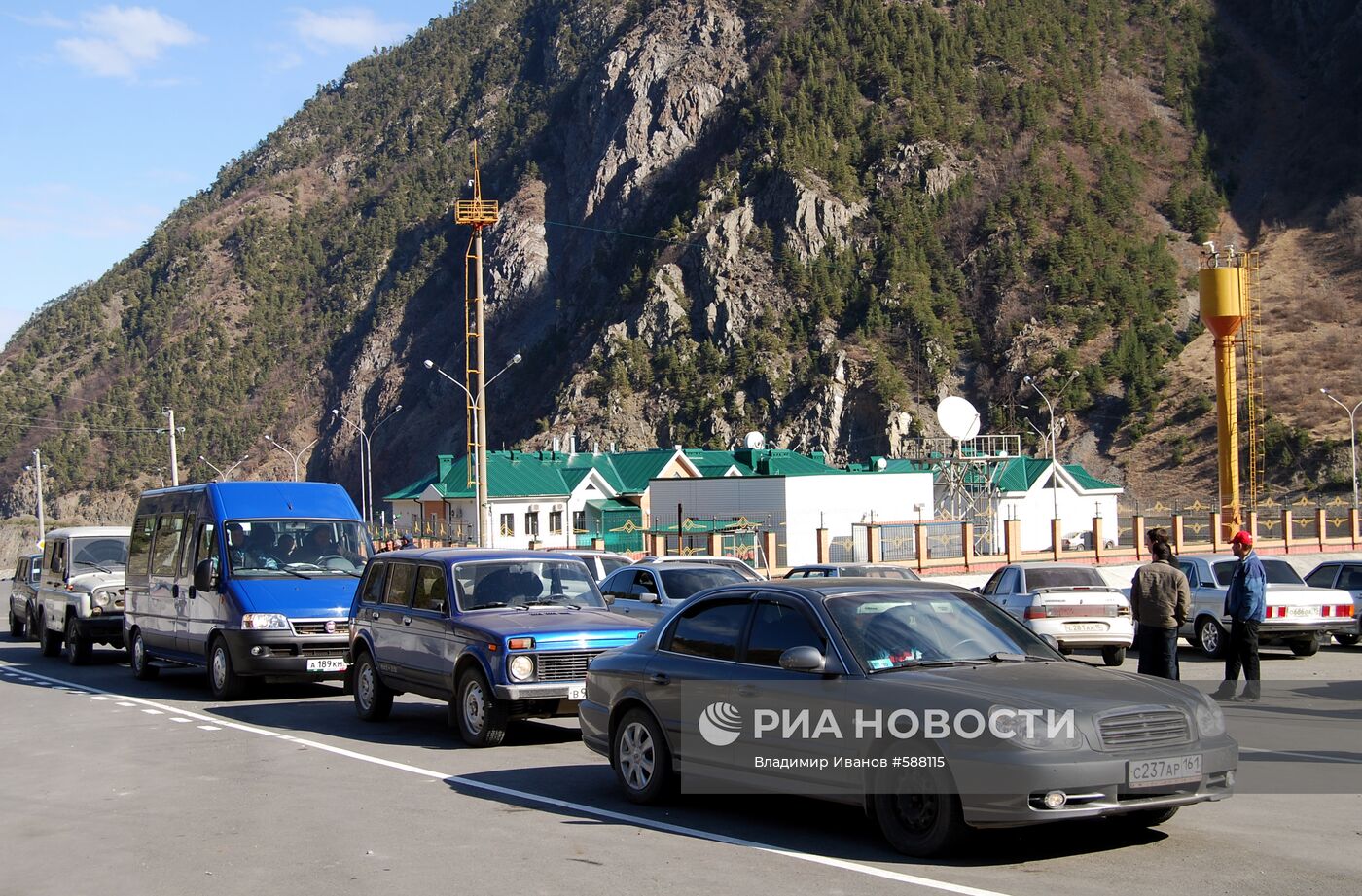 Открытие автомобильного пункта пропуска "Верхний Ларс"