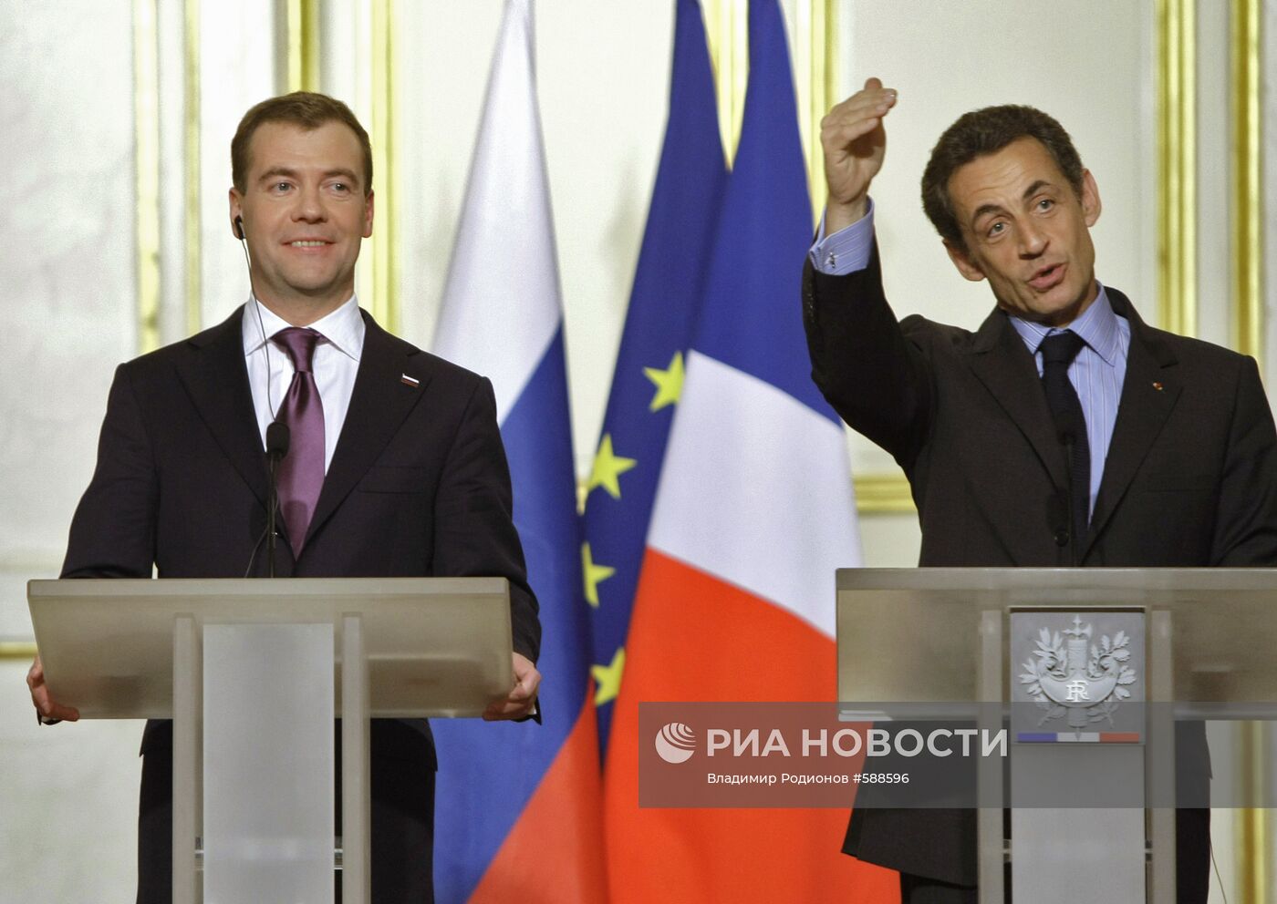 Д.Медведев с официальным визитом в Париже