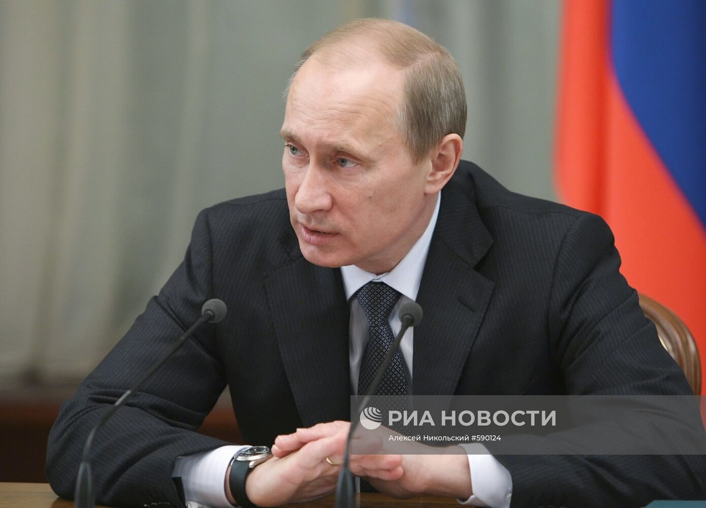 Премьер-министр России Владимир Путин провел заседание в Москве