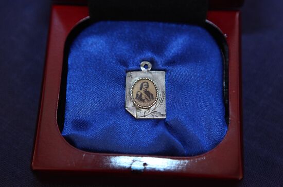 Серебряный медальон семьи последнего российского императора